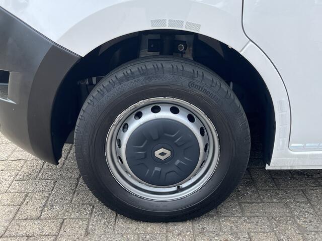 Renault MASTER T35 2.3 dCi L2H2 18158 km origineel!! BTW vrij!! Ideaal voor camper ombouw!! Airco Cruise controle Geïsoleerd Navigatie Luifel ruiten rondom Ex overheid 1e eigenaar