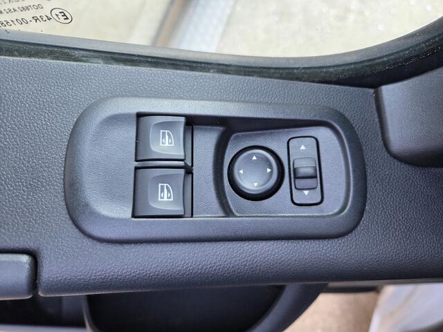 Renault MASTER / Nissan Interstar 2.3 dCi 150Pk / 110Kw L2/H2 Airco Cruise Achteruitrijcamera Trekhaak 2500 Kg