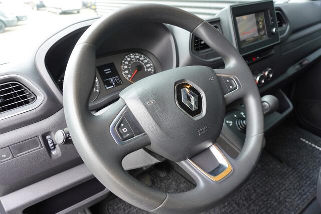Renault MASTER 150pk Automaat L2H2 Trekhaak Navigatie Apple carplay Camera Parkeersensoren Airco Cruise control Imperiaal