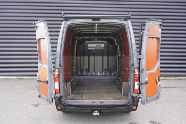 Renault MASTER 150pk Automaat L2H2 Trekhaak Navigatie Apple carplay Camera Parkeersensoren Airco Cruise control Imperiaal