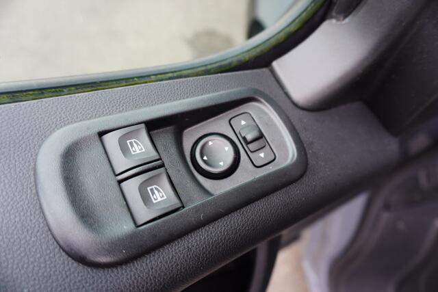 Renault MASTER 150pk Automaat L2H2 Trekhaak Navigatie Apple carplay Camera Parkeersensoren Airco Cruise control Imperiaal