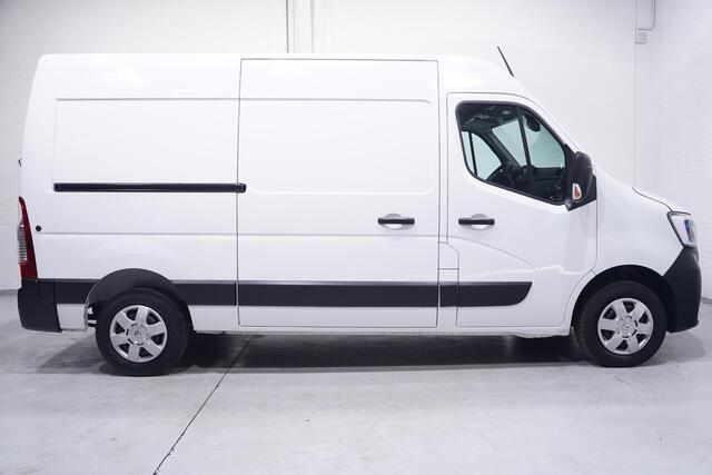 Renault MASTER 2.3 dCi 135 pk L2H2 BPM vrij, Navi, Camera Laadruimte Pakket, Trekhaak 2.500 kg, PDC V+A, 3-Zits