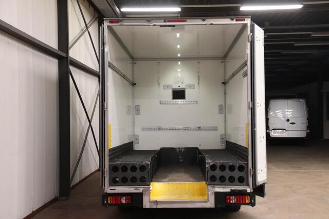 Renault MASTER 170PK AUTOMAAT LOWLINER VERKOOPWAGEN PAARDENWAGEN