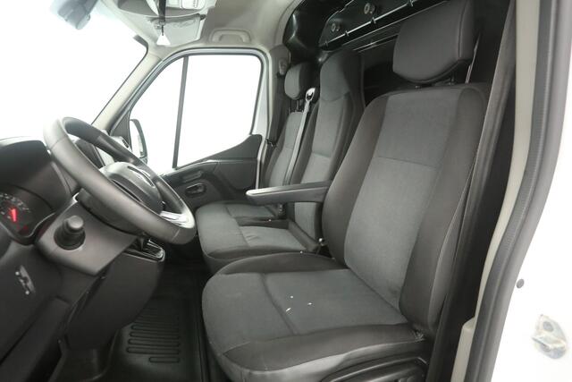 Renault MASTER 2.3 dCi L2H2 | Airco | Cruise | Camera | Carplay | 3 Zits | Trekhaak