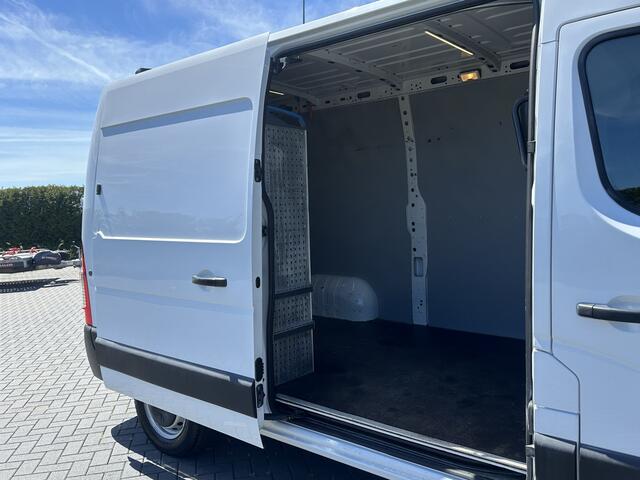 Renault MASTER 2.3 dCi 150 PK / L2H2 / TREKHAAK / CAMERA / AIRCO / CRUISE / 2.500 KG AHG