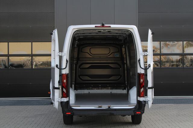 Renault MASTER E-Tech T35 L3H2 Advance long range 87 kWh 143pk - Camera - Trekhaak - Cruise - LED - Carplay/Android - Rijklaar