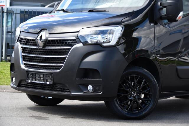 Renault MASTER T35 2.3 dCi 150 L2H2 Black Edition Camera, Cruise, 2 x Schuifdeur, LED, Clima, Trekhaak, Sensoren, Multimedia, Uniek!