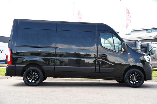 Renault MASTER T35 2.3 dCi 150 L2H2 Black Edition Camera, Cruise, 2 x Schuifdeur, LED, Clima, Trekhaak, Sensoren, Multimedia, Uniek!
