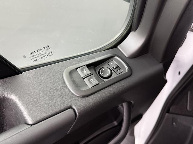 Renault MASTER 2.3DCi 165PK Bakwagen+Laadklep | Dakpoiler | Zijdeur | Navigatie | Camera | 3-Zits | Airco | Cruise