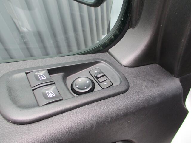Renault MASTER 2.3 dCi 135 PK L2 H2 Airco Trekhaak Camera