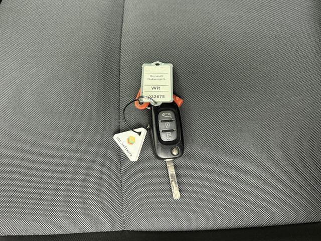 Renault MASTER 2.3DCI 145PK Bakwagen+Laadklep | Multimedia | 3-Zits | Airco | Cruise