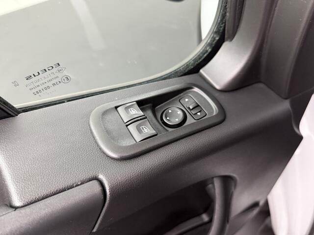 Renault MASTER 2.3DCi 150PK L3H2 Dubbele Cabine 6-Persoons | Multimedia | Camera | Airco | Cruise | Betimmering