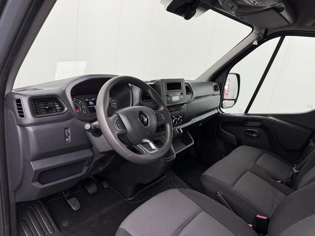 Renault MASTER 2.3DCI 135PK L2H2 | Imperiaal | Trekhaak | Airco | Cruise | Betimmering | 3-Zits