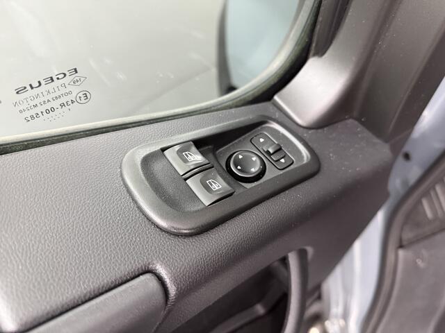 Renault MASTER 2.3DCi 180PK L2H2 Energy Work Edition | Imperiaal | Trekhaak | Navigatie | Camera | 3-Zits