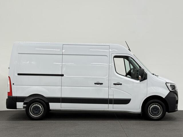 Renault MASTER T33 2.3 dCi 135 L2H2 BPM VRIJ! Airco Cruise control Parkeersensoren Navigatie Trekhaak