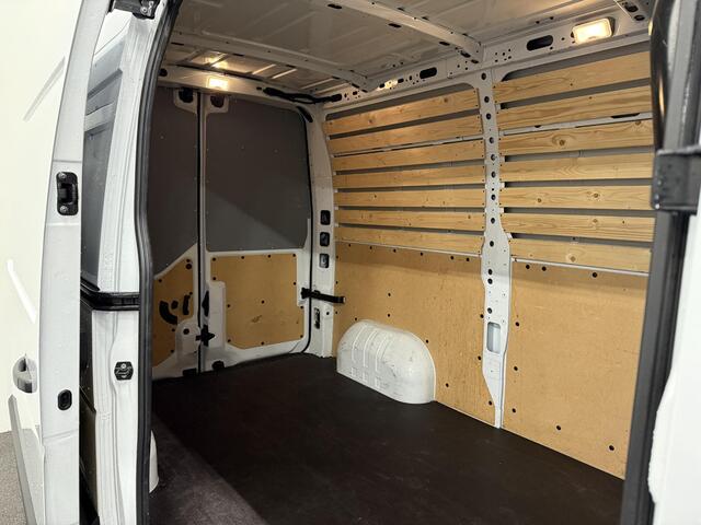 Renault MASTER T33 2.3 dCi 135 L2H2 BPM VRIJ! Airco Cruise control Parkeersensoren Navigatie Trekhaak