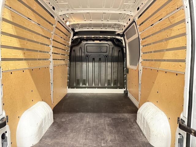 Renault MASTER T33 2.3 dCi 135 L2H2 BPM VRIJ! Airco Cruise control Parkeersensoren Navigatie Trekhaak