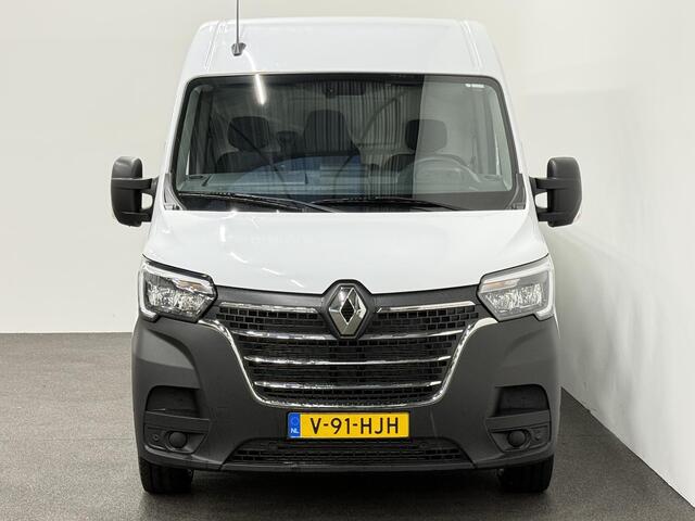 Renault MASTER T33 2.3 dCi 135 L2H2 BPM VRIJ! Airco Cruise control Parkeersensoren Navigatie Trekhaak
