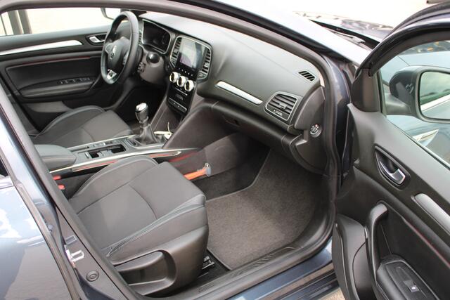Renault MEGANE Estate 1.3 TCe Intens 140PK | TREKHAAK | NAVI | RIJKLAARPRIJS!!