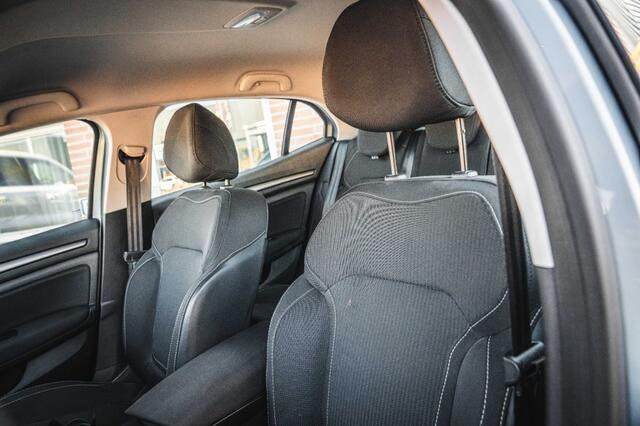 Renault MEGANE 1.6 E-Tech PH 160 HP INTENS FULL OPTION