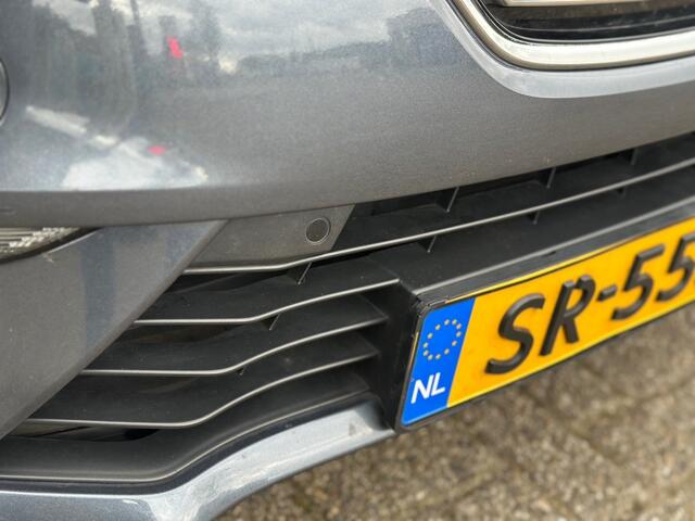 Renault MEGANE Estate 1.2 TCe Initiale '' Camera - Leer - PDC - BOSE ''