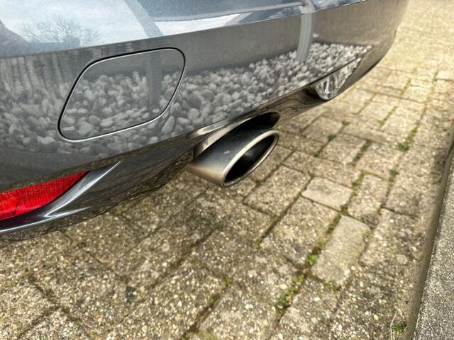 Renault MEGANE Estate 1.2 TCe Initiale '' Camera - Leer - PDC - BOSE ''