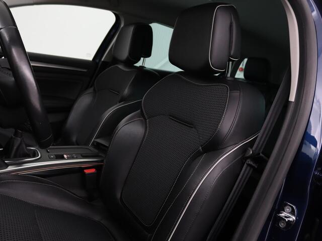 Renault MEGANE 1.2 TCe Bose | Trekhaak | Half leder | Camera | Massage | Navigatie | Climate control | Park Assist | Cruise control | Keyless