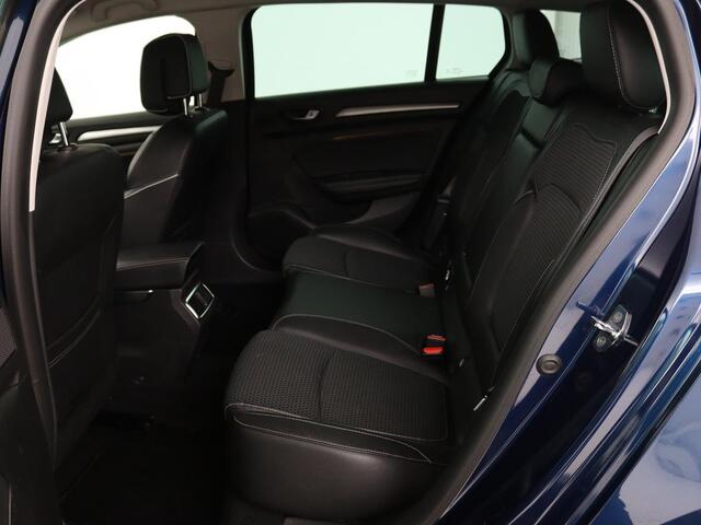 Renault MEGANE 1.2 TCe Bose | Trekhaak | Half leder | Camera | Massage | Navigatie | Climate control | Park Assist | Cruise control | Keyless