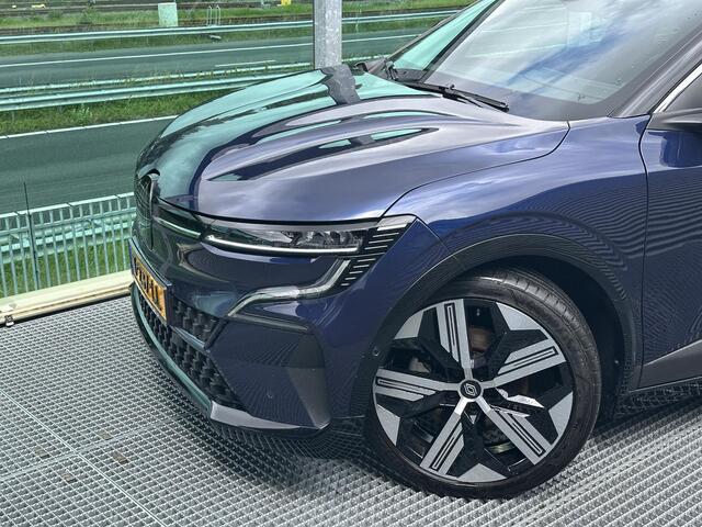 Renault MEGANE E-Tech EV60 Optimum Charge Iconic Automaat, Leder, Navigatie, 360 graden parkeercamera, Adaptive cruise, Dodehoekdetectie, Digitale achteruitkijkspiegel, 20 inch wielen