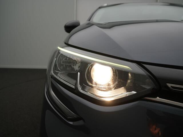 Renault MEGANE Estate TCe 115 Limited - RIJKLAARPRIJS - Navigatiesysteem