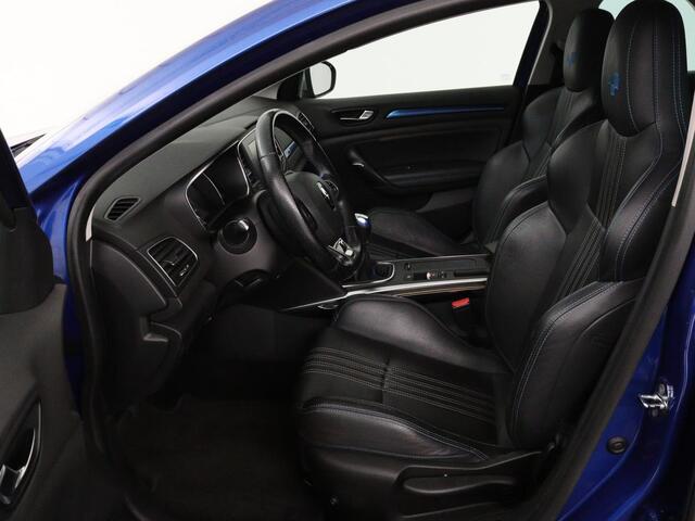 Renault MEGANE Estate 1.2 TCe GT-Line | Leder | Stoelverwarming | Camera | Cruise control | Trekhaak | LED | Navigatie | Sfeerverlichting | BOSE audio