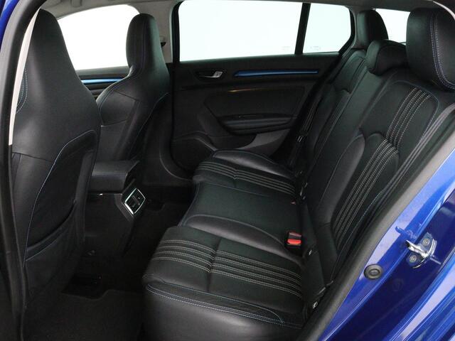 Renault MEGANE Estate 1.2 TCe GT-Line | Leder | Stoelverwarming | Camera | Cruise control | Trekhaak | LED | Navigatie | Sfeerverlichting | BOSE audio