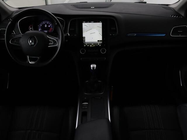 Renault MEGANE Estate 1.2 TCe GT-Line | Leder | Stoelverwarming | Camera | Cruise control | Trekhaak | LED | Navigatie | Sfeerverlichting | BOSE audio