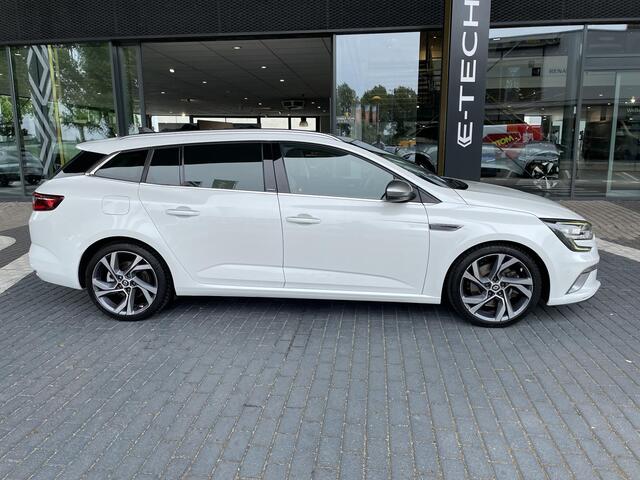 Renault MEGANE Estate 1.6 TCe GT / AUTOMAAT / 205PK / 4CONTROL BESTURING / LEDEREN BEKLEDING / ELEKTRISCH SCHUIFDAK / 8,7INCH MULTIMEDIA INCL. BOSE AUDIO / ADAPTIEVE CRUISECONTROL / PARKEERSENSOREN V+A INCL. CAMERA EN PARKEERASSISTENT / STOELVERWARMING