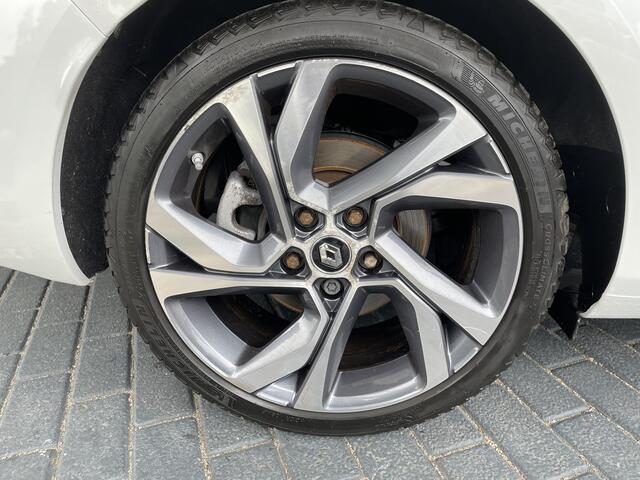 Renault MEGANE Estate 1.6 TCe GT / AUTOMAAT / 205PK / 4CONTROL BESTURING / LEDEREN BEKLEDING / ELEKTRISCH SCHUIFDAK / 8,7INCH MULTIMEDIA INCL. BOSE AUDIO / ADAPTIEVE CRUISECONTROL / PARKEERSENSOREN V+A INCL. CAMERA EN PARKEERASSISTENT / STOELVERWARMING