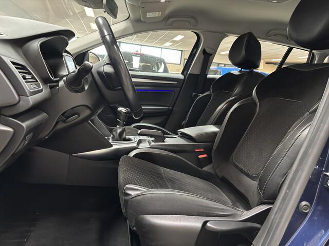 Renault MEGANE Estate 1.5 dCi Bose/ LED Dagrijverl./ Trekhaak/ 16''LMV/ Camera/ DAB+/ Grootlichtassistent/ DodeHoekDetectie/ Clima/ Navi Cruise/ Bluetooth/ Multi.LEDER.Stuur/ Elek.Pakket/ Isofix/ PDC V+A.