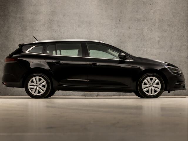 Renault MEGANE Estate 1.3 TCe Business Sport (APPLE CAPLAY, CLIMATE, CRUISE, CAMERA, SPORTSTOELEN, LM VELGEN, NIEUWE APK, NIEUWSTAAT)