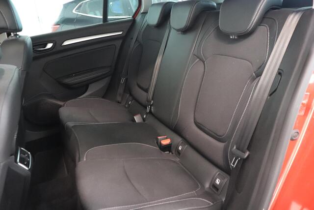 Renault MEGANE Estate 1.3 TCe Intens | Camera | Navigatie | Trekhaak | BOSE audio | AppleCarplay AndroidAuto |
