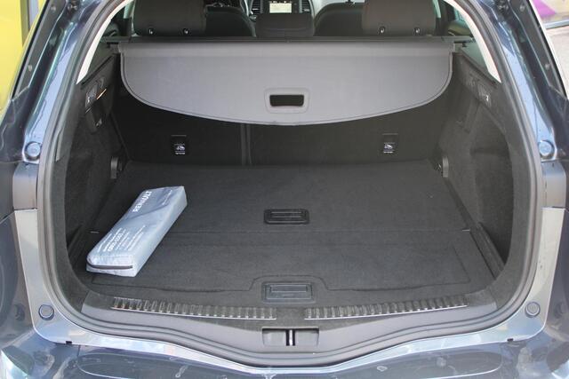 Renault MEGANE Estate 1.3 TCe Intens / 9,3'' MULTIMEDIA- EN NAVIGATIESYSTEEM / ACHTERUITRIJCAMERA / TREKHAAK / CLIMATE CONTROL / ELEKTRISCHE HANDREM