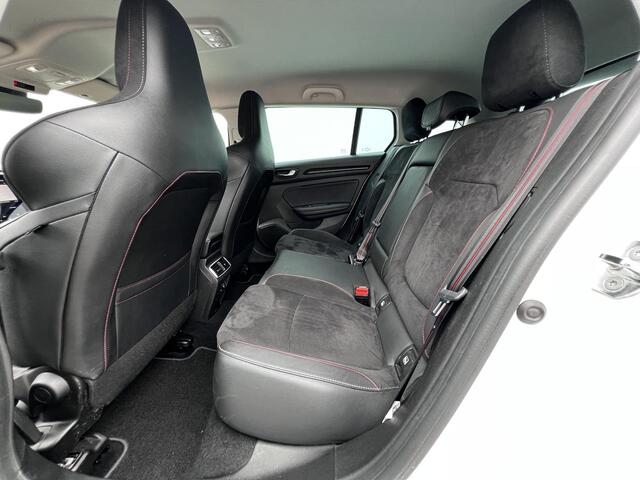Renault MEGANE 1.6 E-Tech Plug-In Hybrid 160 R.S. Line / Dealer onderhouden / Afn. trekhaak 750 kg / HUD / Camera / Navi groot scherm / Sportstoelen / BOSE audio /