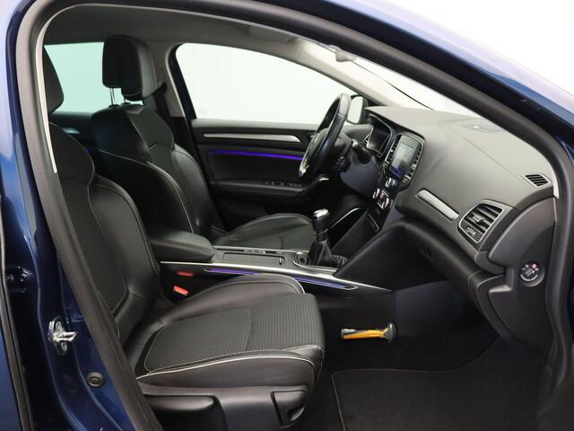 Renault MEGANE Estate 140pk TCe Bose | Achteruitrijcamera | Apple Carplay/Android Auto | Cruise control |