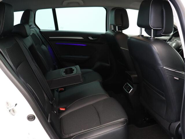 Renault MEGANE Estate 1.3 TCe Bose | Climate control | Cruise Control | Navigatie | Achteruitrijcamera |
