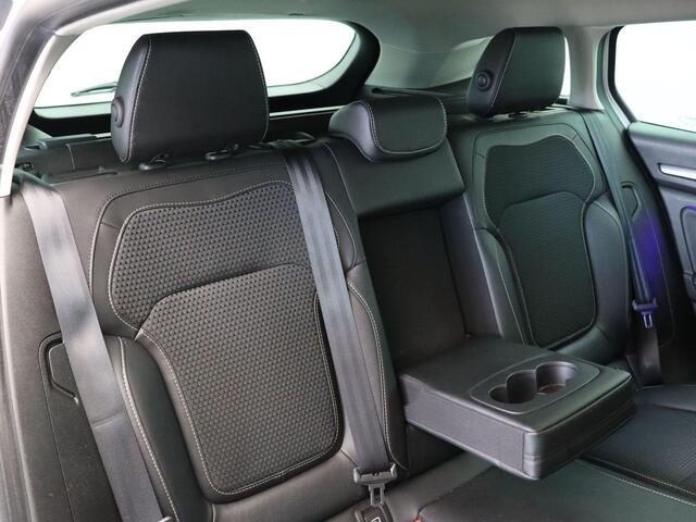 Renault MEGANE Estate 1.3 TCe Bose | Climate control | Cruise Control | Navigatie | Achteruitrijcamera |