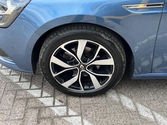 Renault MEGANE Estate 1.5 Blue dCi Bose | Trekhaak | Navigatie | Achteruitrijcamera | Dodehoek detectie | DAB | Climate Control | Cruise | Lichtmetaal |