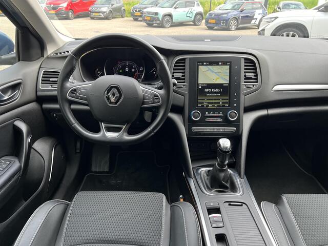 Renault MEGANE Estate 1.5 Blue dCi Bose | Trekhaak | Navigatie | Achteruitrijcamera | Dodehoek detectie | DAB | Climate Control | Cruise | Lichtmetaal |