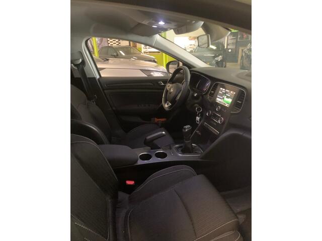 Renault MEGANE 1.5 DCI EXPR. SenS 110 PK NAVI AIRCO TREKHAAK ZEER MOOIE AUTO