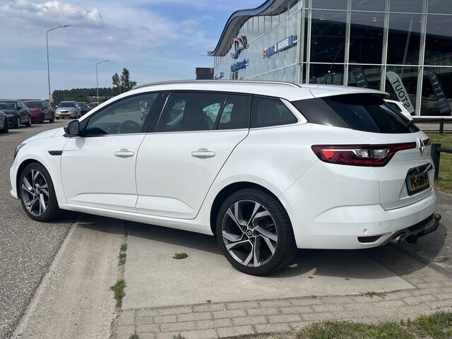 Renault MEGANE Estate 1.5 dCi GT-Line / Groot scherm / Trekhaak / Bose Soud / Keyless / Camera / PDC V+A / Aut.parkeren / 18'' LMV /
