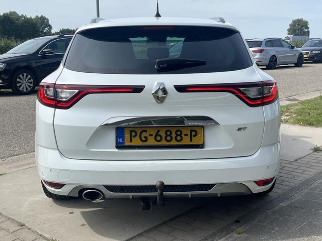 Renault MEGANE Estate 1.5 dCi GT-Line / Groot scherm / Trekhaak / Bose Soud / Keyless / Camera / PDC V+A / Aut.parkeren / 18'' LMV /