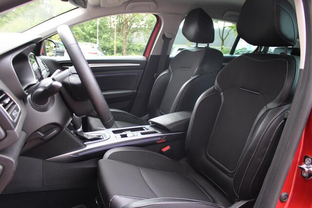 Renault MEGANE Estate 1.3 TCe Intens Parkeersensoren | CruiseControl | Apple/Android Auto | Climate Control | LMV | LED