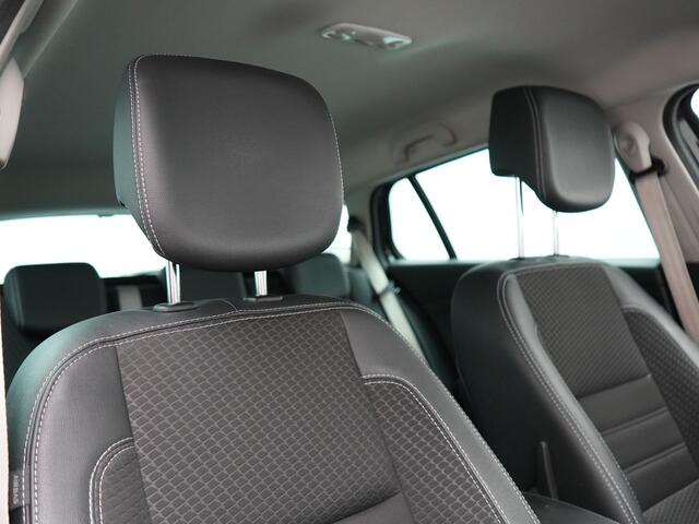 Renault MEGANE Estate 1.2 TCe Handgeschakeld 116pk | BOSE Soundsystem | Navigatie | Keyless | Cruise Control | 17" L.M | USB |